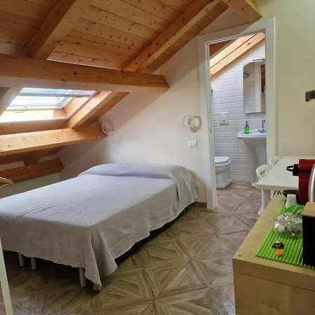 App C Duomo Habitación en casa particular Mesina